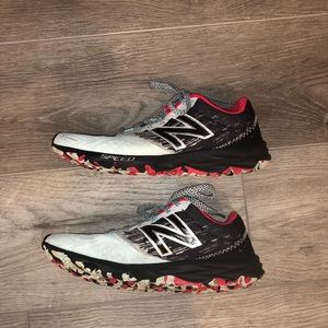 New Balance Women’s 690v2 Trail Running Shoes